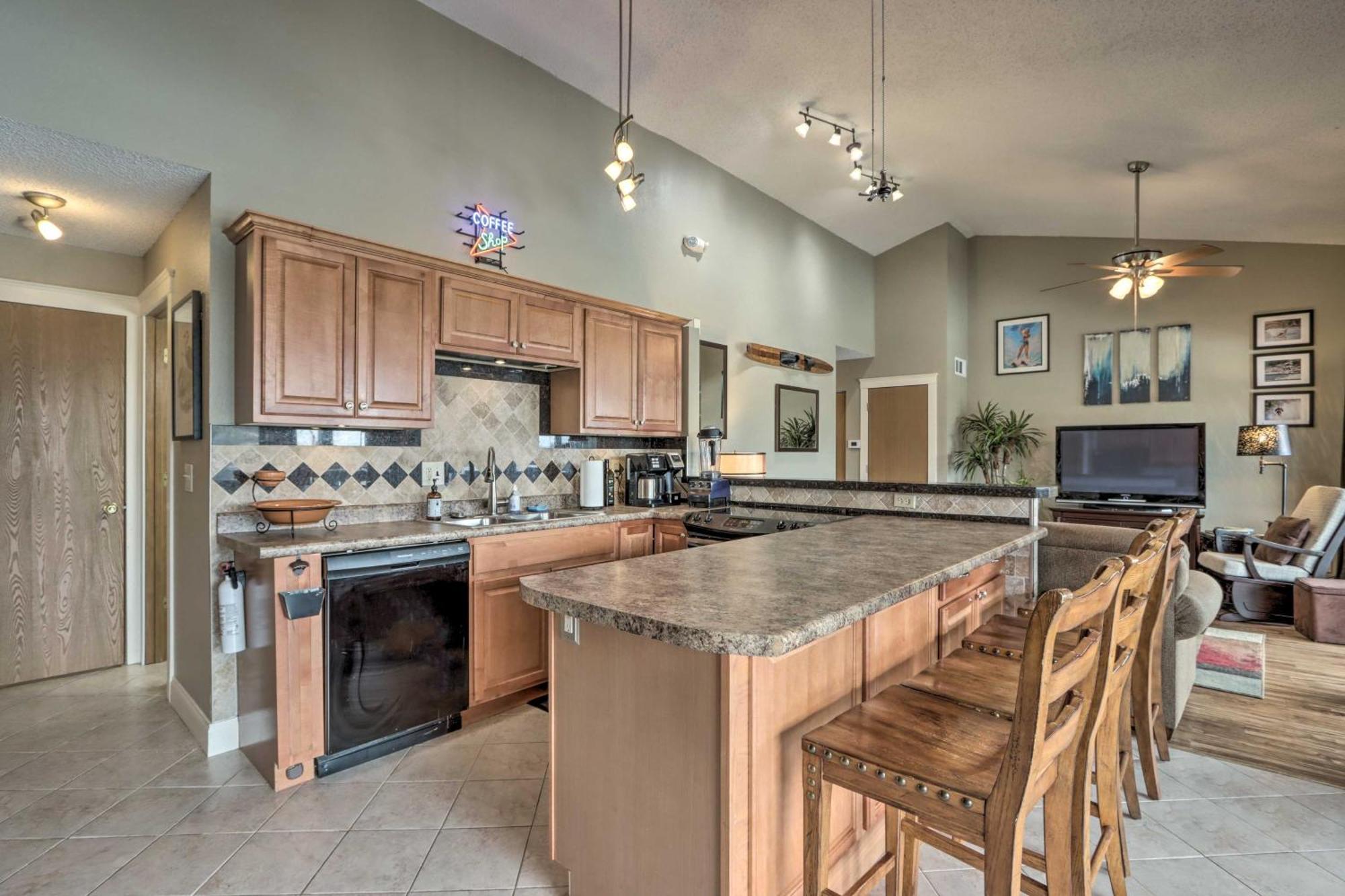 Osage Beach Condo With Lake Of The Ozarks Views Kültér fotó